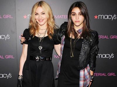 Παρουσιάστηκε η νέα σειρά ρούχων Material Girl 