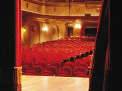 Μεταφράζοντας θέατρο: Μονόλογος και Διάλ...