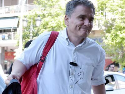 Οι οικογενειακές διακοπές του Τσακαλώτου...