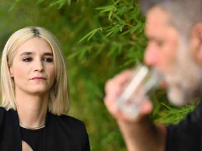 Σασμός: O Αντρέας προσεγγίζει τη Στέλλα ...