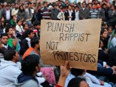 Ινδία: Εξι άνδρες συνελήφθησαν σε μια νέ...