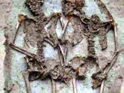 Συγκλονιστικό: Βρέθηκαν σκελετοί ζευγαρι...