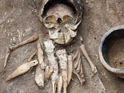 Φανταστική ανακάλυψη: Βρήκαν σε τάφο παι...