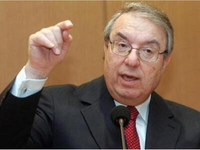 Ο Δήμος Ξηρομέρου τιμά το Γιώργο Μπαμπινιώτη