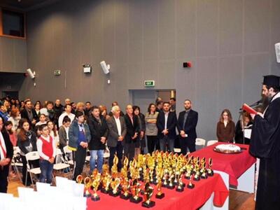 Η ΝΕΠ έκοψε την πίτα της και έκανε βραβε...