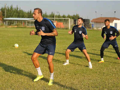 Βαγγέλης Μόρας σε επόπτη: «Έχεις τελειώσ...
