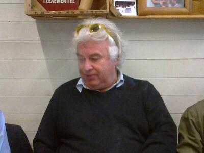 ΜΙΑ ΠΡΩΤΗ ΓΝΩΡΙΜΙΑ ΜΕ ΤΟΝ ΣΤΑΥΡΟ ΤΣΑΚΙΡΗ...