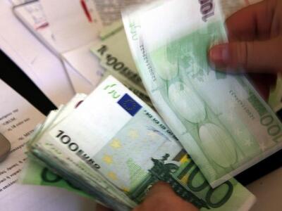 Αυξάνονται διαρκώς οι οφειλές του Δημοσί...