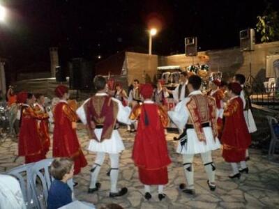 Εκδήλωση με παραδοσιακή μουσική και χορε...