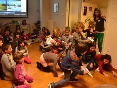 Παιδιά και παιδαγωγοί σε ένα ρόλο, αυτόν...