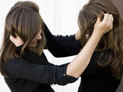 Πάτρα: Μαλλιοτραβήγματα μεταξύ γυναικών ...