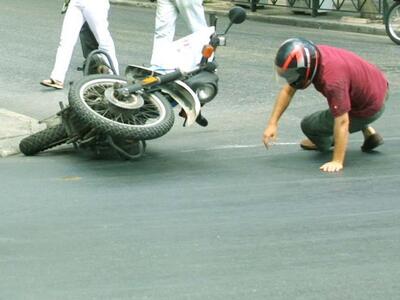 Πάτρα:Το κράνος σώζει ζωές- Με τραύματα ...
