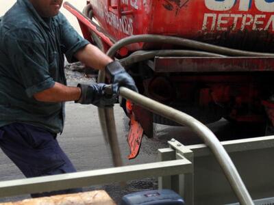 To ζήσαμε κι αυτό: Κλέβουν το πετρέλαιο ...