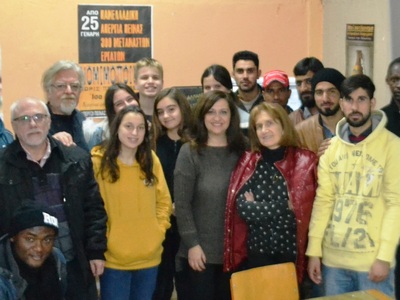 Η σχολική κοινότητα του 13ου Γυμνασίου Π...