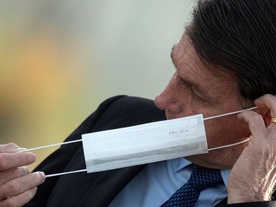 Βραζιλία-Covid-19: Ο πρόεδρος Μπολσονάρο...