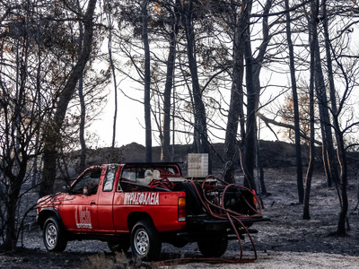 Συνελήφθη άνδρας για τη χθεσινή φωτιά στα Μέγαρα