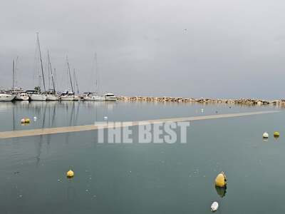 Κατασκευάστηκαν εξέδρες για... υποβρύχια...