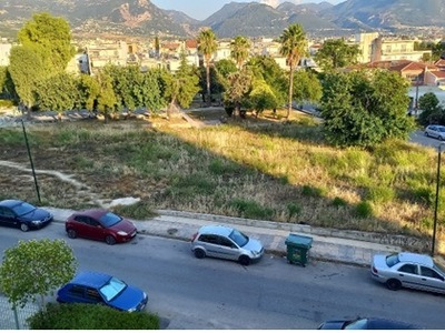 Ημιτελής Πλατεία, Φωτογραφία Ιούνιος 2022.