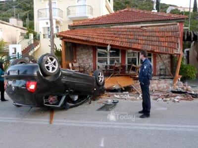 Μπήκε με το ΙΧ στην καφετέρια - ΔΕΙΤΕ ΦΩΤΟ