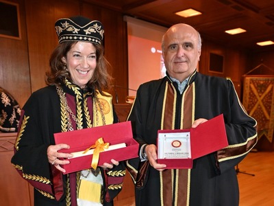  Επίτιμη Διδάκτωρ του Πανεπιστημίου Πατρ...