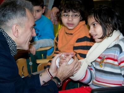 Ο Daniel Day-Lewis με τα παιδιά της Πόρτ...