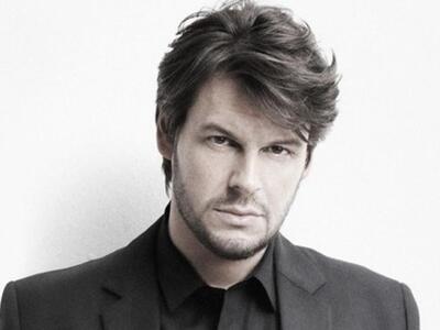 Ο λαικός τραγουδιστής Πάνος Κιάμος καταφ...