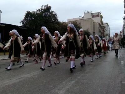 Bloomberg: Η Ελλάδα ψάχνει λεφτά για μισ...