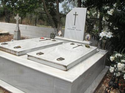 Ξέθαψαν νεκρό χωρίς να ενημερώσουν την ο...