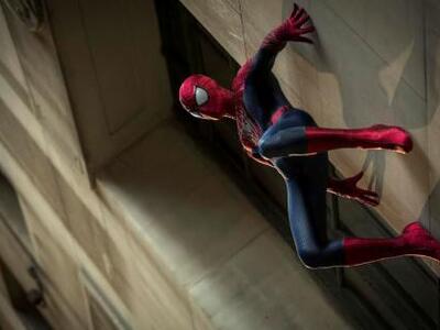 H Ώρα της Γης και ο “Spiderman” ενώνουν ...