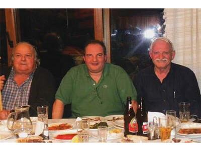 Δείπνο Καραμανλή με τρεις «δικούς του» σ...