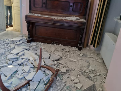 Σεισμός στη Σάμο: Κατέρρευσε η οροφή του...