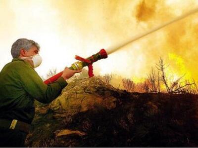 ΤΩΡΑ: Φωτιά στην Εθνική οδό Πατρών - Πύρ...