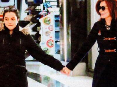 Μιμή Ντενίση: Χαλαρές στιγμές με την κόρη της