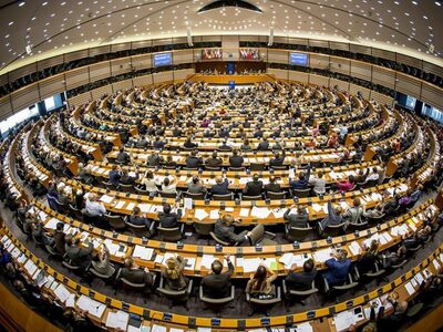 Ευρωκοινοβούλιο: Τέσσερις συλλήψεις υπόπ...