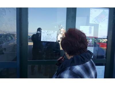 Πάτρα: Τους έπεσε το ταβάνι στο... κεφάλ...