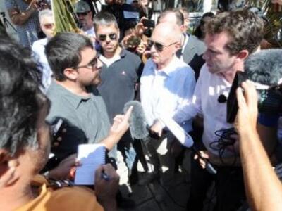 Μπροστά στις κάμερες ο τσακωμός του βουλ...