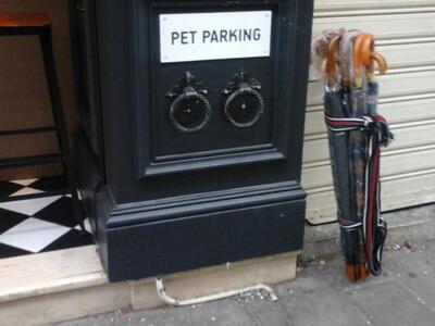 Pet... parking και στα καταστήματα της Π...
