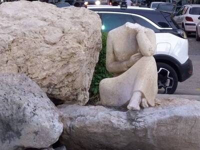 Πάτρα: Παραμένει χωρίς κεφάλι το άγαλμα ...