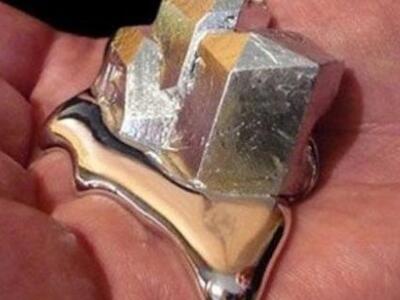 Υγρό τσιμέντο σε υγρό μέταλλο μετέτρεψαν...