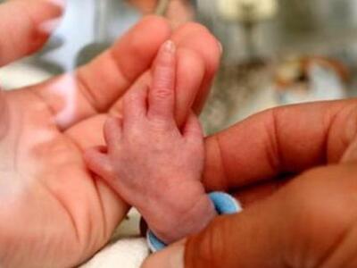 Σχεδόν 8.000 νεογνά φεύγουν από τη ζωή κ...