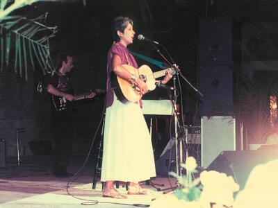 Το Αρχαίο Ωδείο υποδέχεται τη θρυλική Τζόαν Μπαέζ