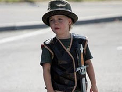 Angelina Jolie: Γιατί ντύνω την κόρη μου...