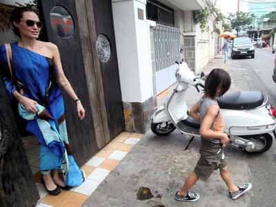 Το ζεύγος Jolie – Pitt στο Βιετνάμ