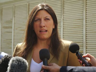 Στα δικαστήρια η Ζωή Κωνσταντοπούλου ενα...