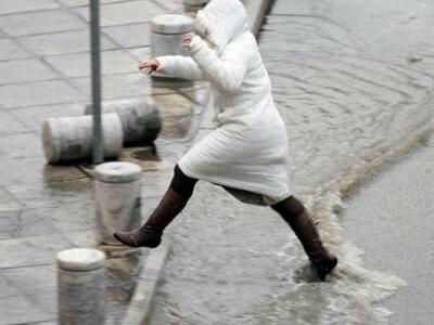 «Βουλιάζουν» από τις πλημμύρες η Βενετία...