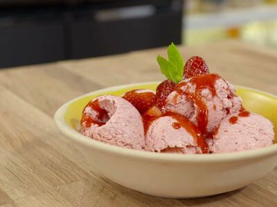 Γίγαντες με σπανάκι και μυρωδικά 