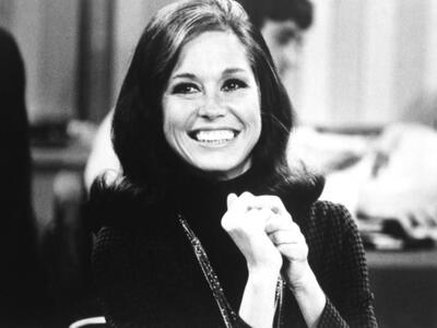 H Mary Tyler Moore.