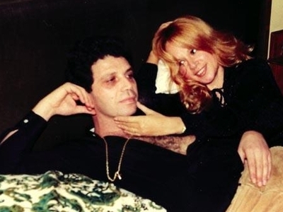 Η Αλίκη Βουγιουκλάκη με τον άγνωστο για ...