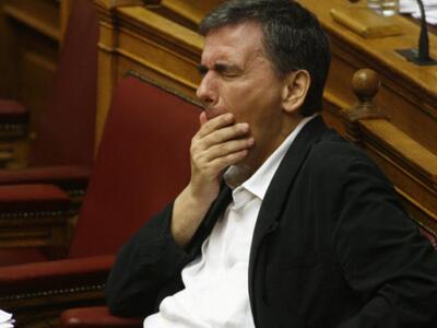 Έκλεισαν τα...μάτια του Υπουργού Οικονομ...