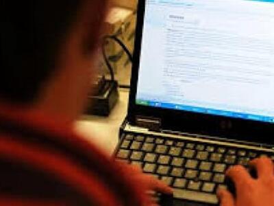 Καθηγητής στη Ρόδο έκανε cyber sex με 14...